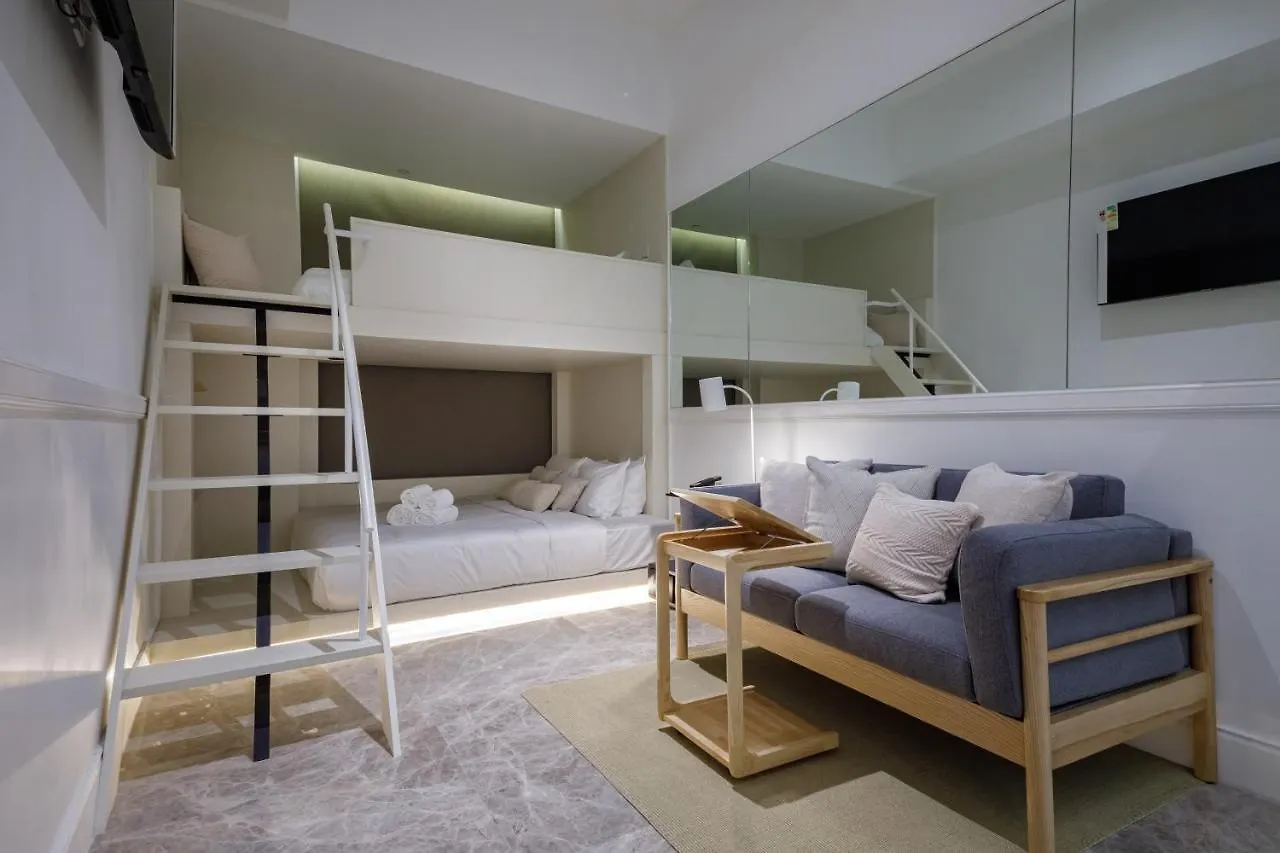 Charterhouse Causeway Bay Hotel Hong Kong 3*,