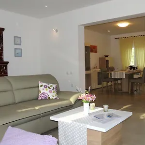 https://ane-apartment.pula-hotels.org